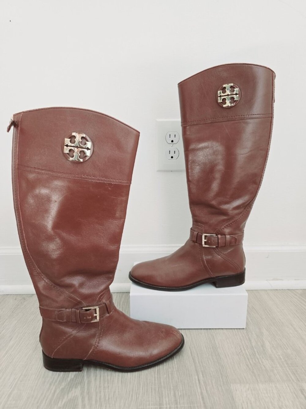 Tory Burch Adeline Leather Tall Brown Riding Boots 8.5 Zip Equestrian Knee High